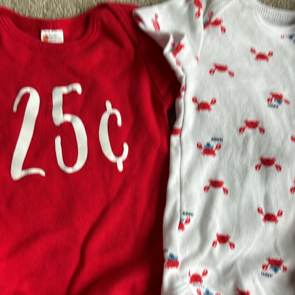 ✨5/$25✨ baby onesie bundle- red - Picture 2 of 4